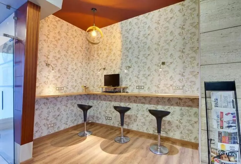 Отель Oca Villa De Aviles