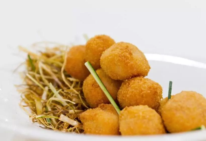 Отель Oca Villa De Aviles