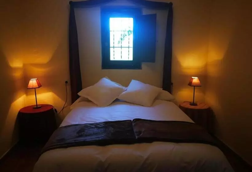 فندق ريفى El Jardin Del Conde