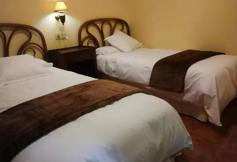 فندق ريفى El Jardin Del Conde