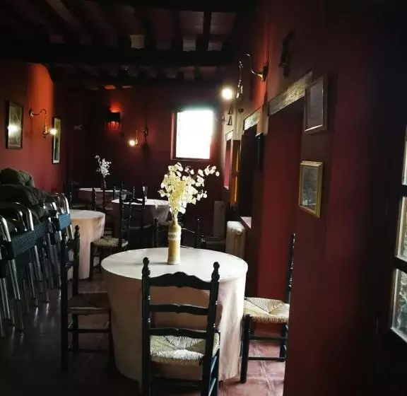 فندق ريفى El Jardin Del Conde