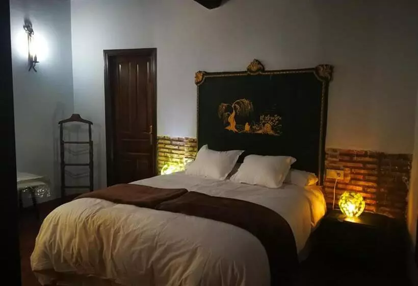 فندق ريفى El Jardin Del Conde