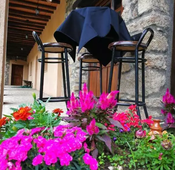 فندق ريفى El Jardin Del Conde