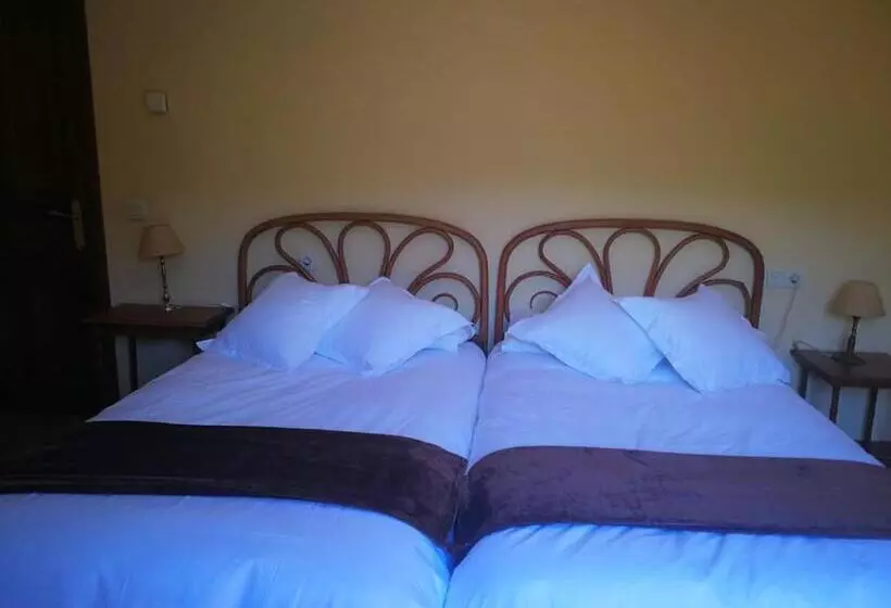 فندق ريفى El Jardin Del Conde