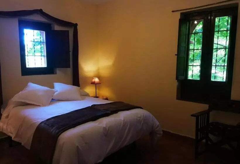 فندق ريفى El Jardin Del Conde