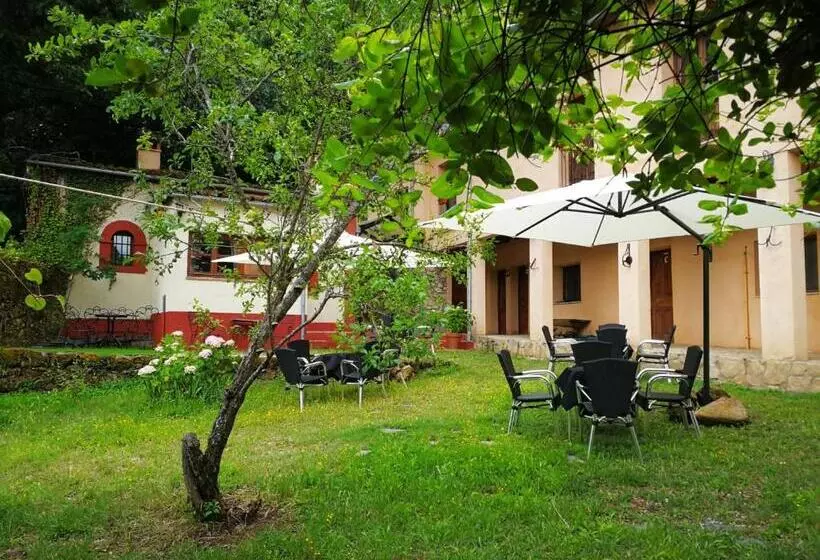 فندق ريفى El Jardin Del Conde