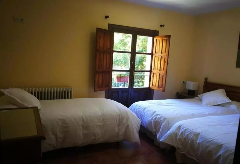 فندق ريفى El Jardin Del Conde