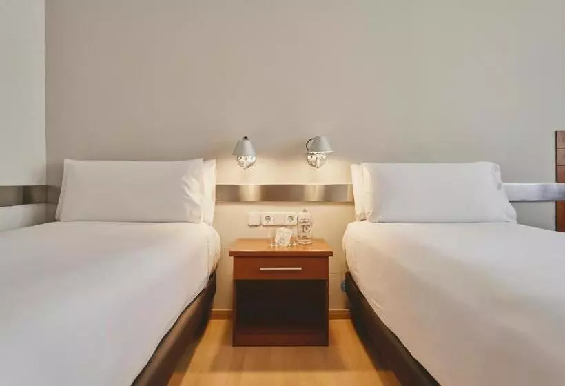 Tres Torres Atiram Hotels