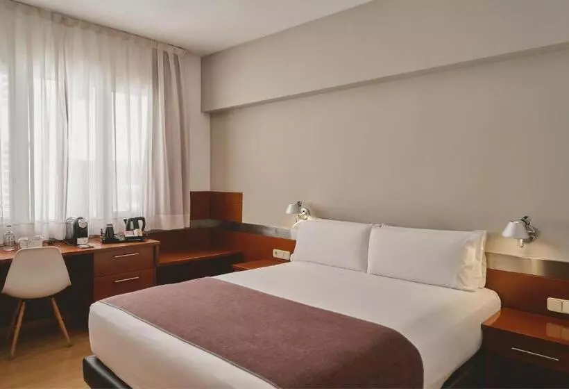 Tres Torres Atiram Hotels