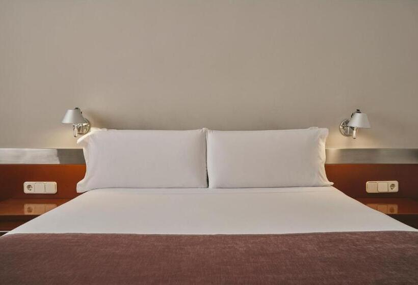 Tres Torres Atiram Hotels