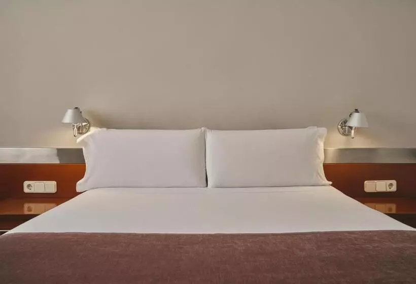 Tres Torres Atiram Hotels