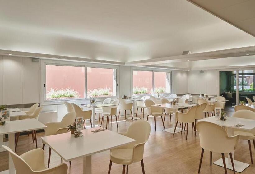 Tres Torres Atiram Hotels