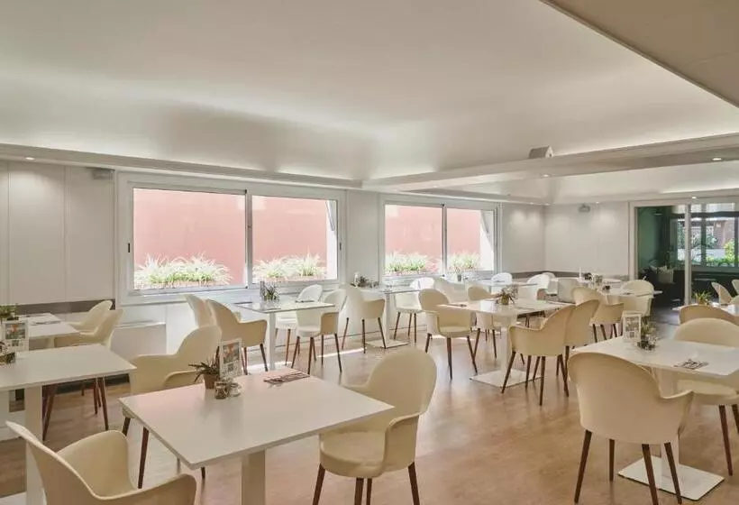 Tres Torres Atiram Hotels