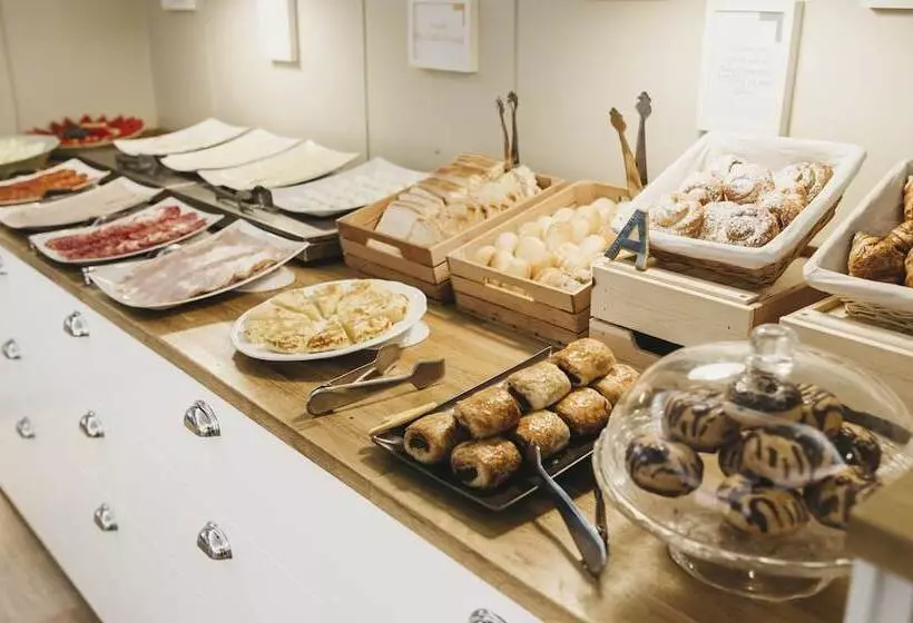 Tres Torres Atiram Hotels