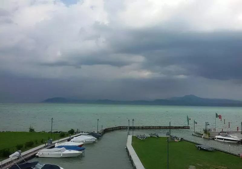 Yachting Hotel Mistral