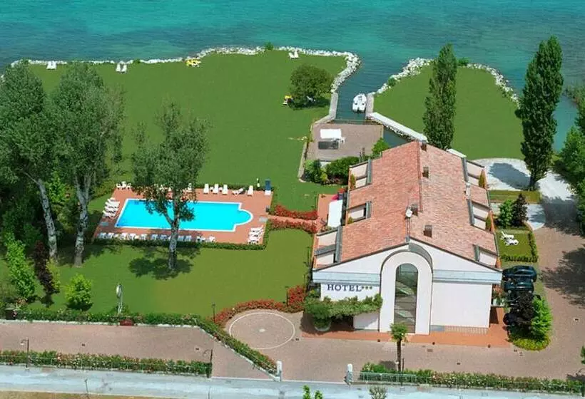 Yachting Hotel Mistral