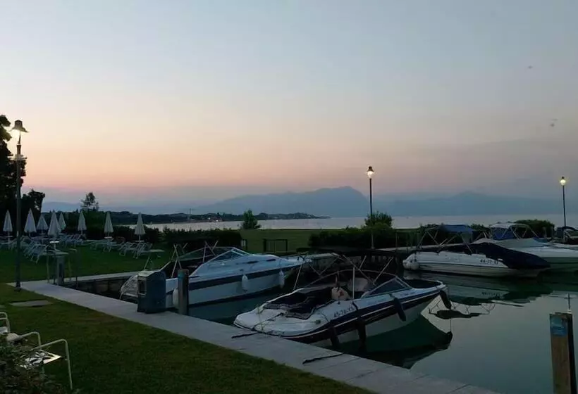 Yachting Hotel Mistral