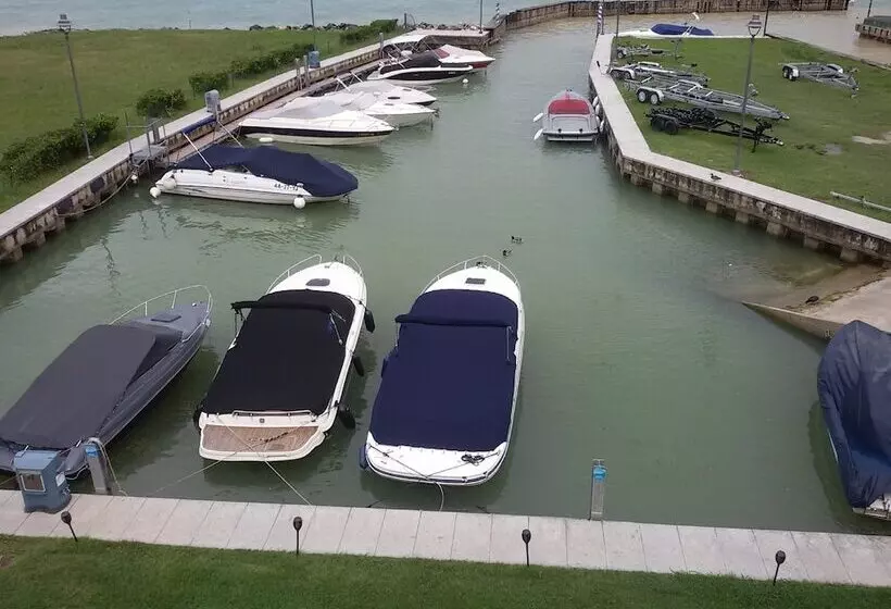 Yachting Hotel Mistral