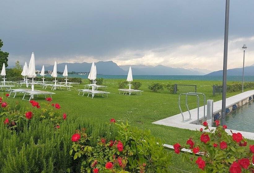 Yachting Hotel Mistral