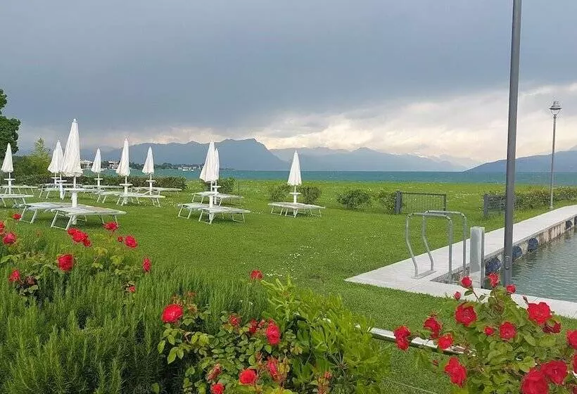 Yachting Hotel Mistral