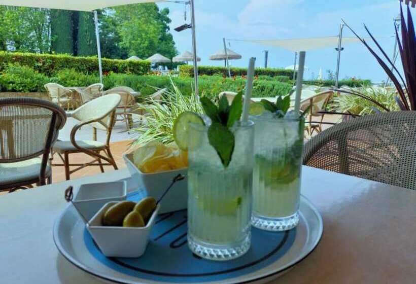 Yachting Hotel Mistral