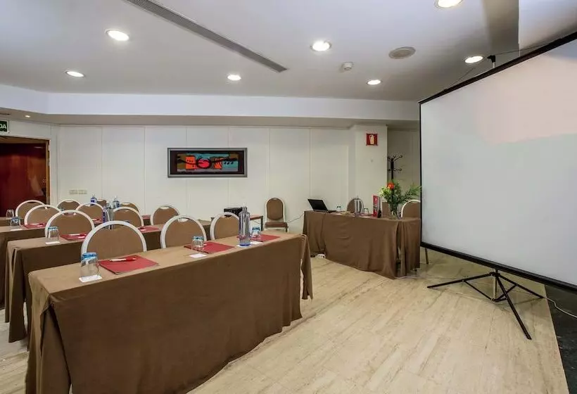 Leonardo Hotel Madrid City Center