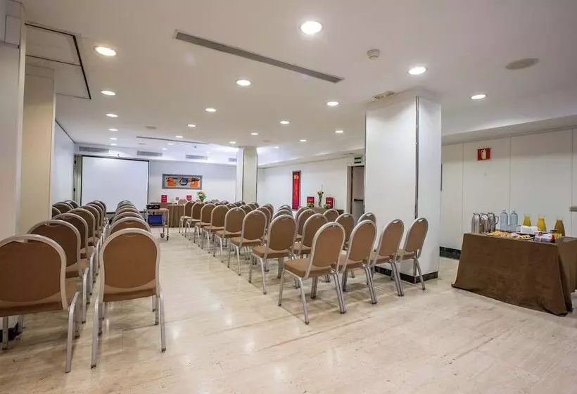 Leonardo Hotel Madrid City Center