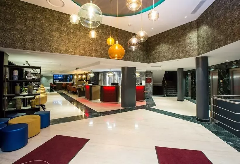 Leonardo Hotel Madrid City Center