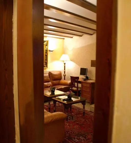 Microtel Placentinos