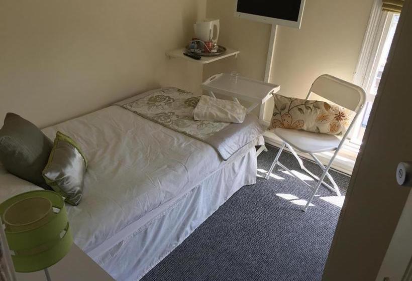 ホテル Queens Head