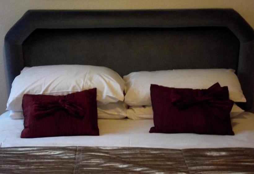 ホテル Queens Head