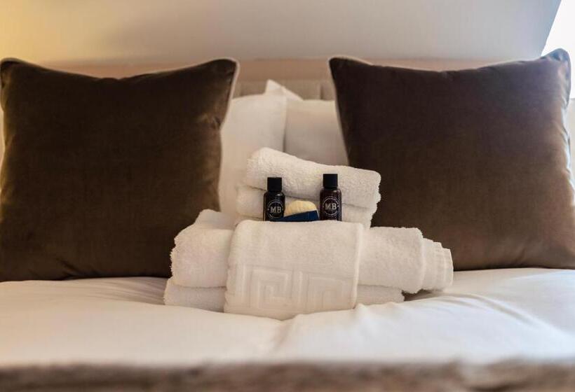 Sweeney Apartments & Rooms