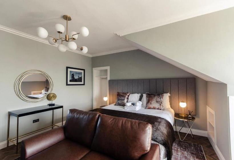 Sweeney Apartments & Rooms