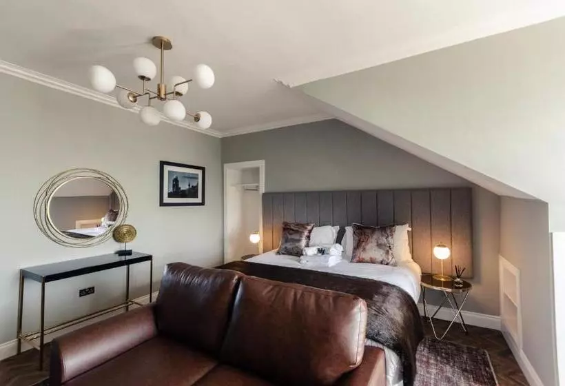 Sweeney Apartments & Rooms