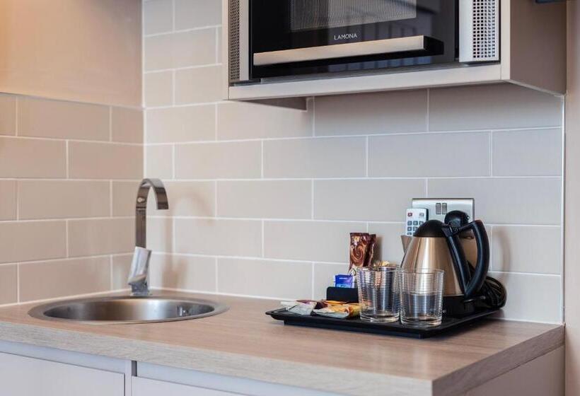 Sweeney Apartments & Rooms