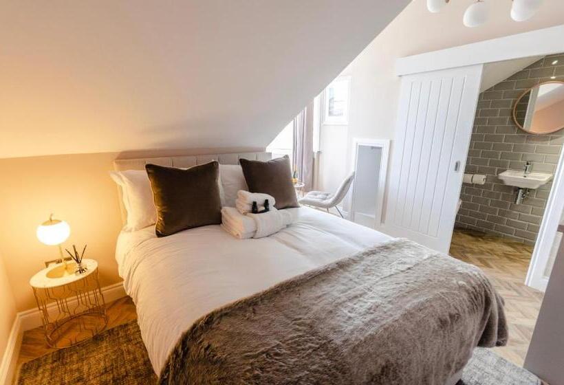 Sweeney Apartments & Rooms