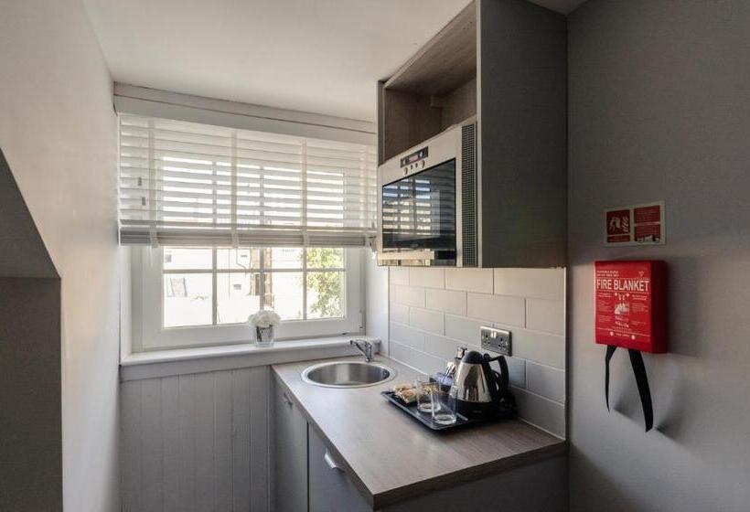 Sweeney Apartments & Rooms