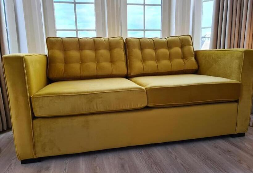 Sweeney Apartments & Rooms