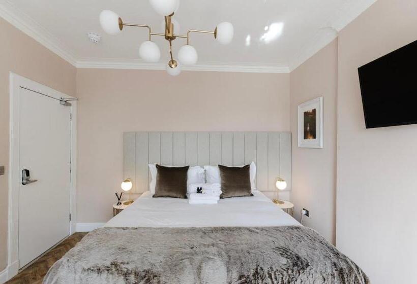 Sweeney Apartments & Rooms