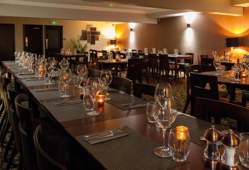 Отель Burntwood Court