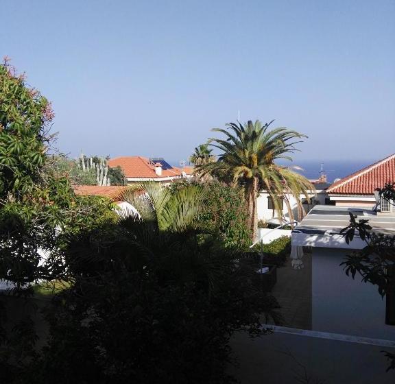 تختخواب و صبحانه Donde Brilla El Sol