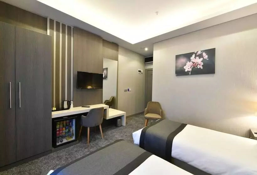 هتل D Lux Bouti̇que