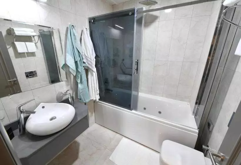 هتل D Lux Bouti̇que