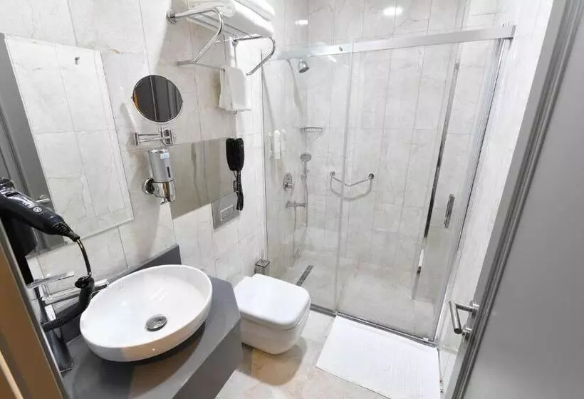 هتل D Lux Bouti̇que