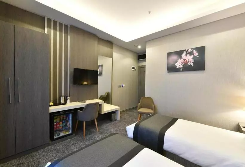 هتل D Lux Bouti̇que