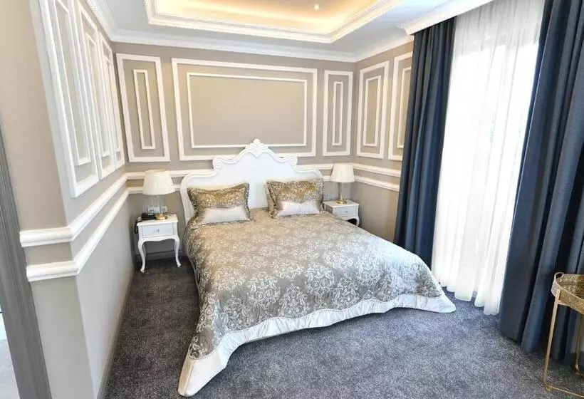 هتل D Lux Bouti̇que