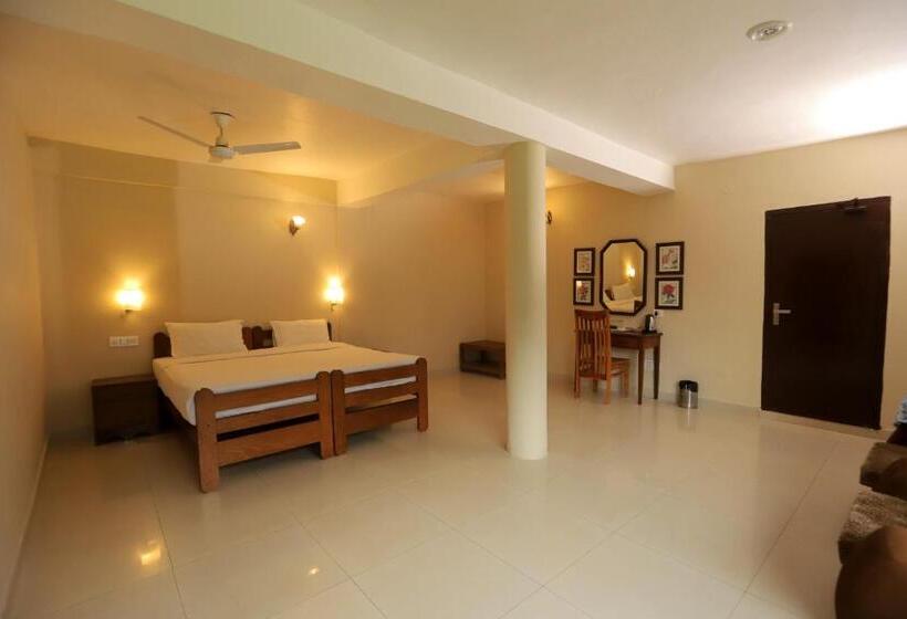 هتل Hideaway By Aahma