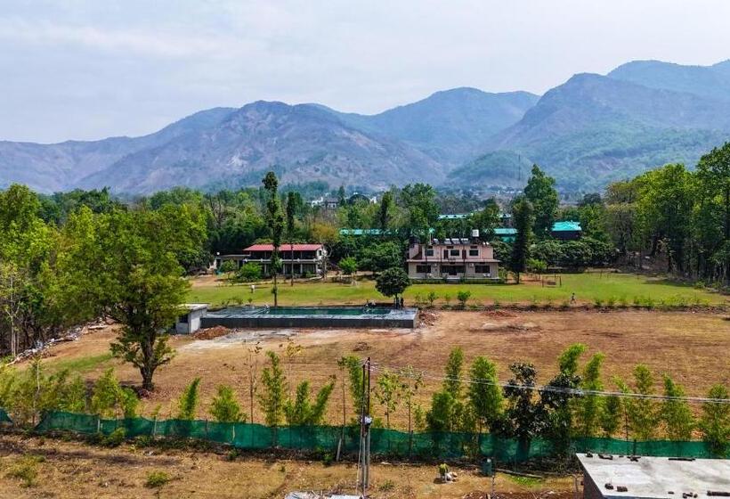 هتل Hideaway By Aahma