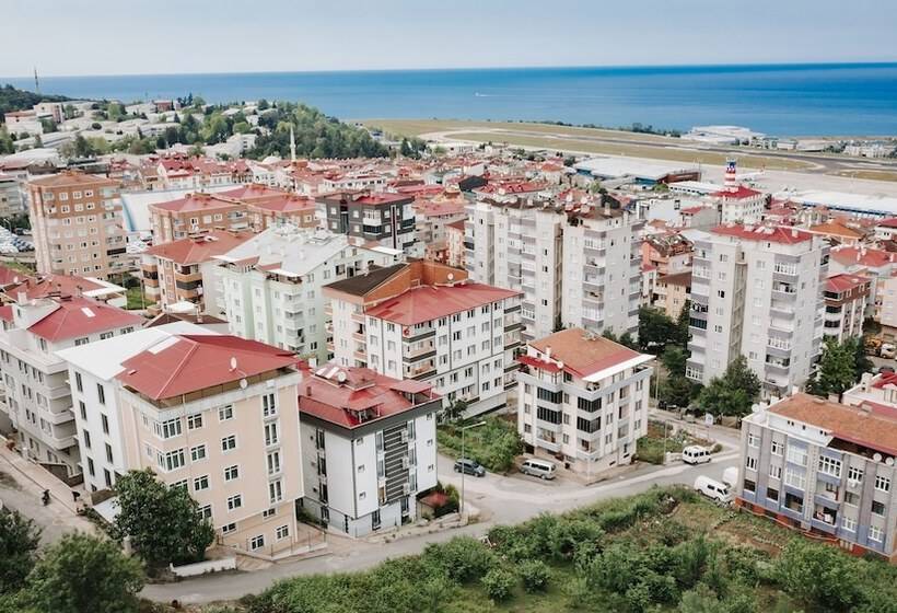 Umut Apartments