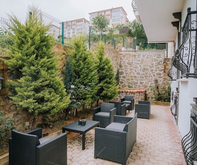 Umut Apartments